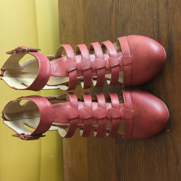 Red booties - Picture 1 of 4